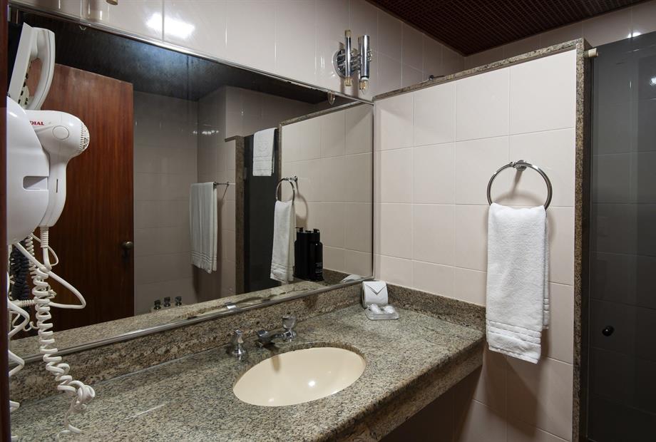 banheiro std dbl.jpg