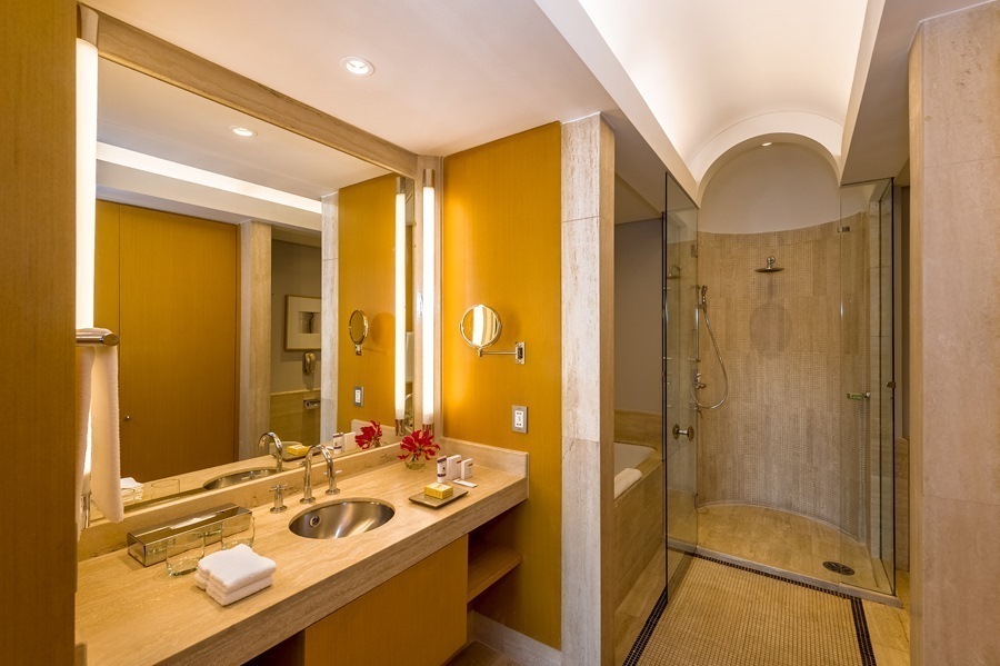Grand Room Bathroom (2).JPG