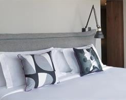 Superior Triplo - 1 Cama King e 1 Cama Solteiro