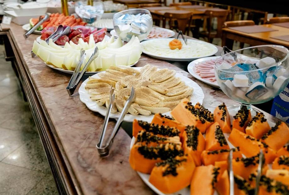 restaurante carlton café da manhã_.jpg