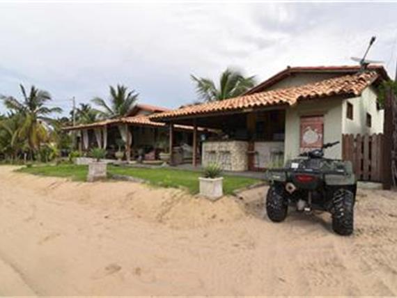 Fachada Vila Jurará