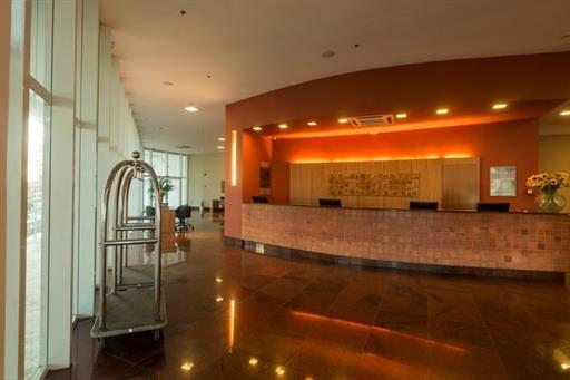 lobby -5163.jpg