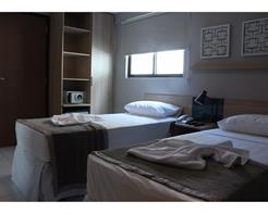 QUARTO COM 1 CAMA DE CASAL + 1 DE SOLTEIRO