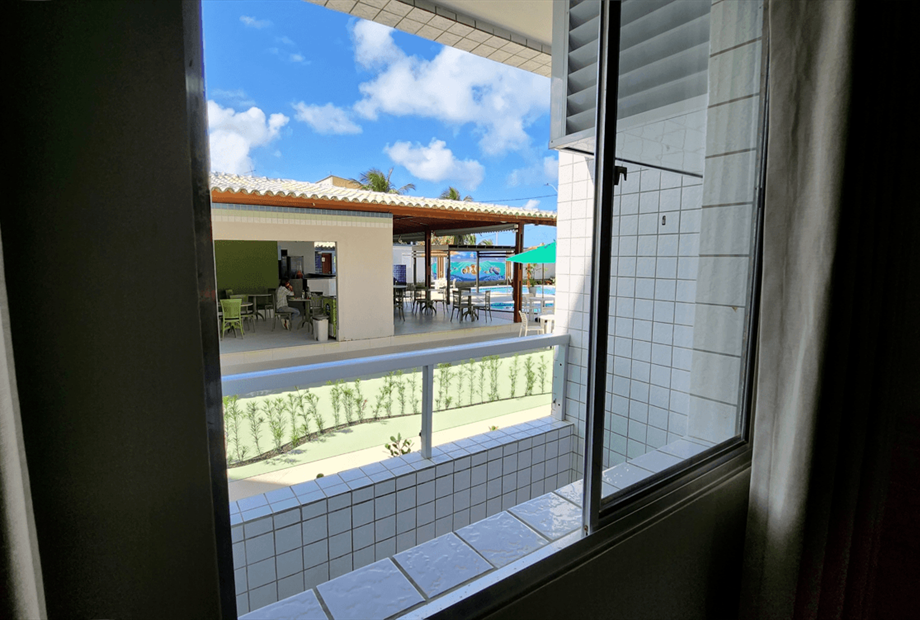 quarto duplo luxo - vista piscina.jpg