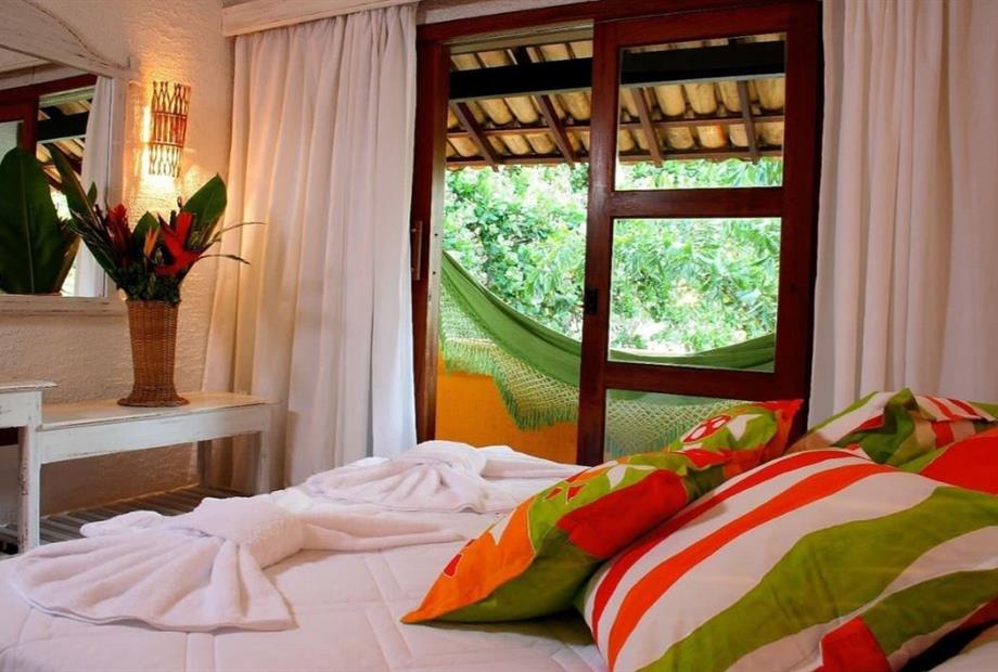 quarto vista para a piscina superior.jpg