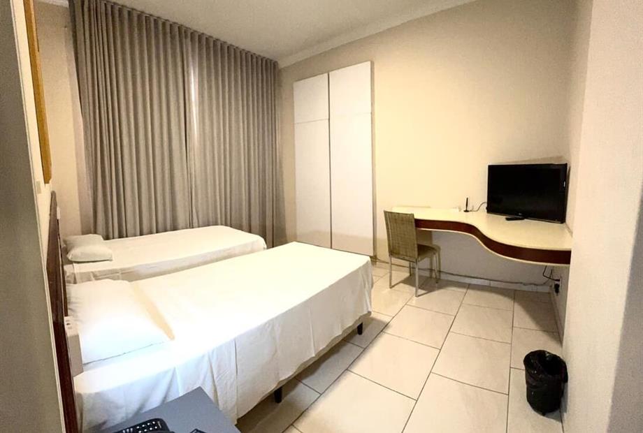 superior twin frente 03.jpg