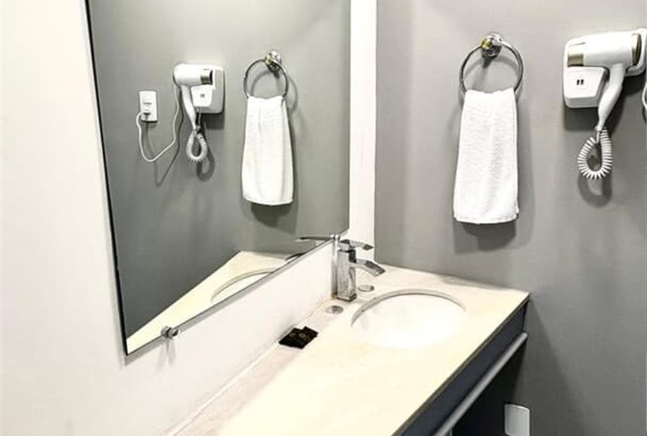 banheiro suite casal 2.jpeg