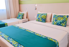 Luxo Triplo - 2 Camas de Solteiro e 1 Cama Extra ou 1 Cama Queen Size e 1 Cama de Solteiro Extra