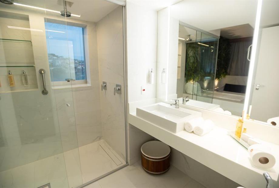 suíte premium banheiro.jpg