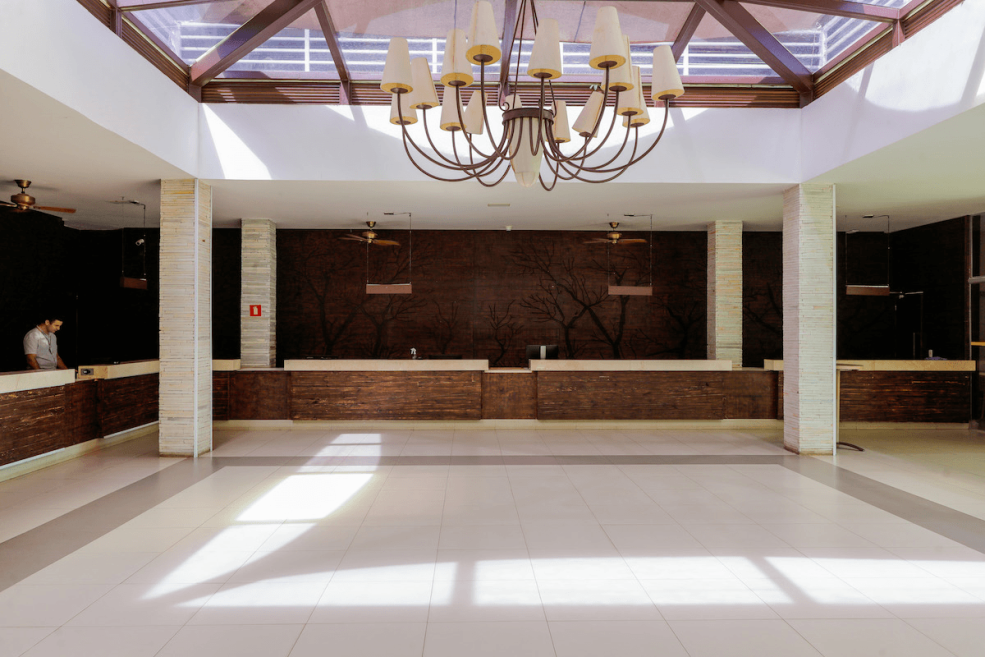 recepção hotel pousada.jpg