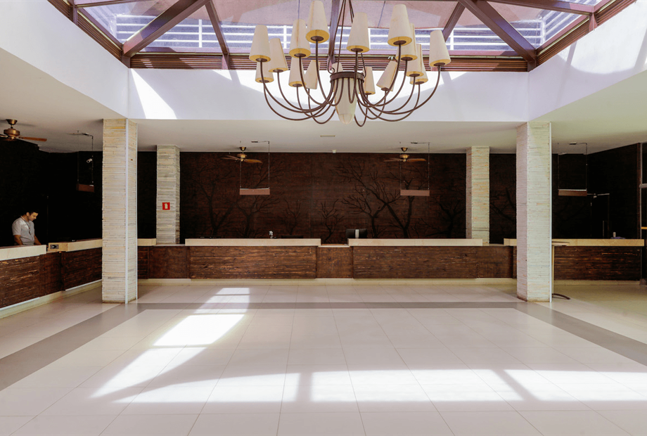 recepção hotel pousada.jpg