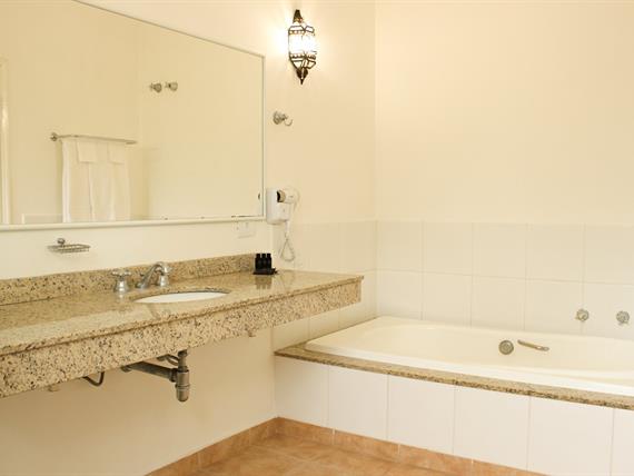 suite mastes banheiro.jpg