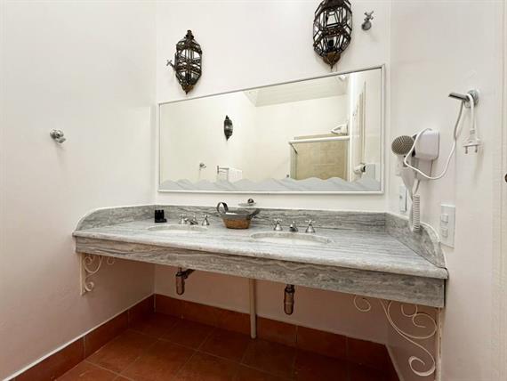 suite luxo banheiro 1.jpg