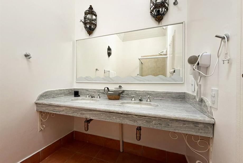 suite luxo banheiro 1.jpg