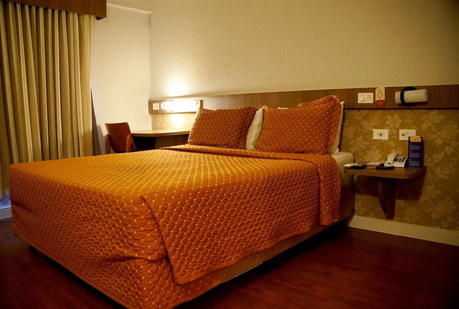 quarto terra cota pne 50p.jpg