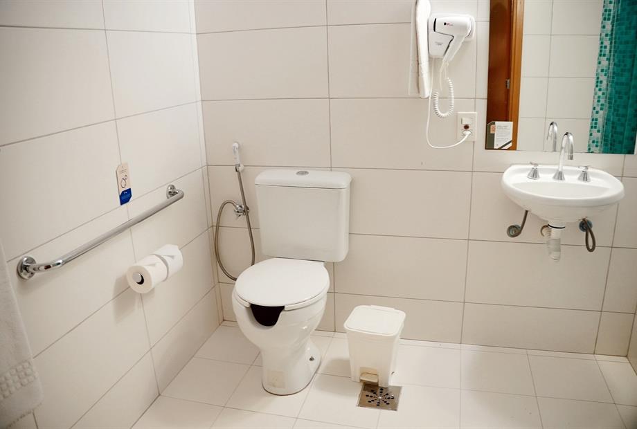 banheiro pne (2) 50p.jpg