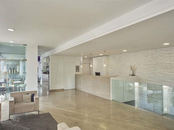 lobby 1.jpg