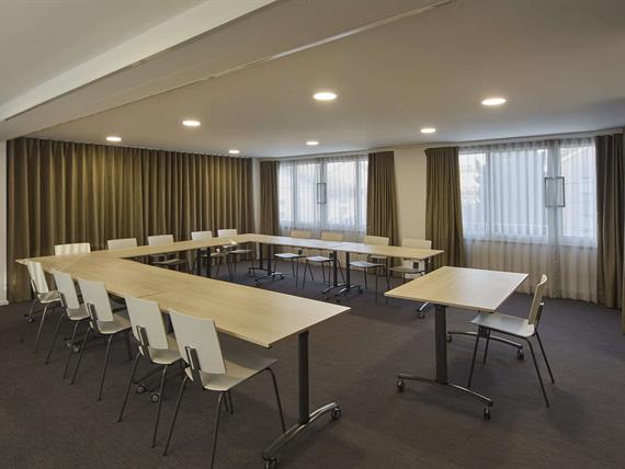 sala mesa u.jpg