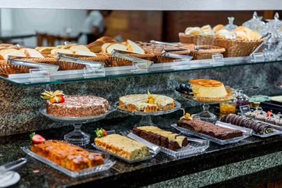 café da manhã do romas hotel.jpg