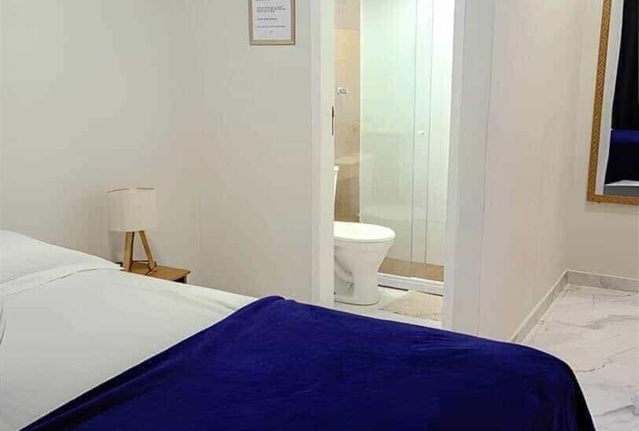 studio 3 - quarto banho closet.jpg