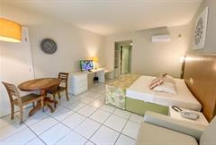 LUXO II - VISTA JARDIM TRIPLO