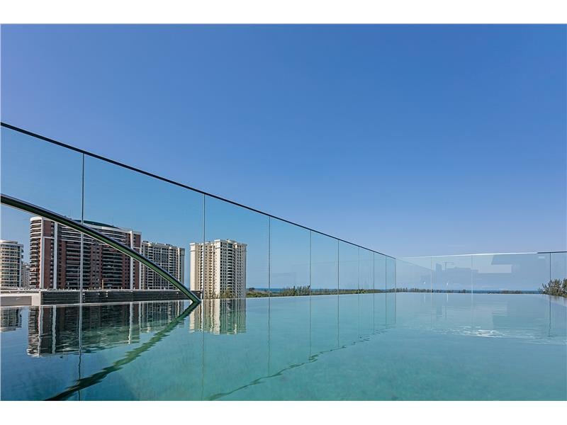 BW Americas 1 - Piscina 01.jpg