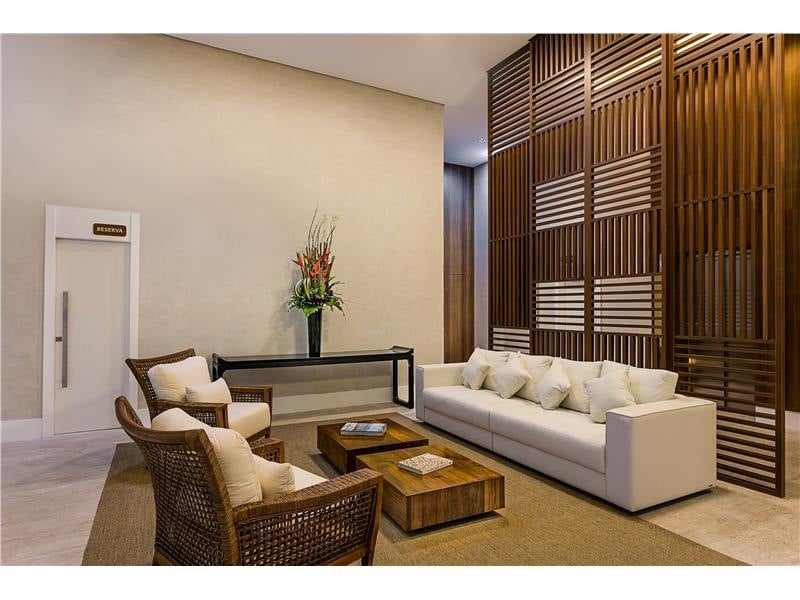 BW Americas 2 - Lobby 02.jpg