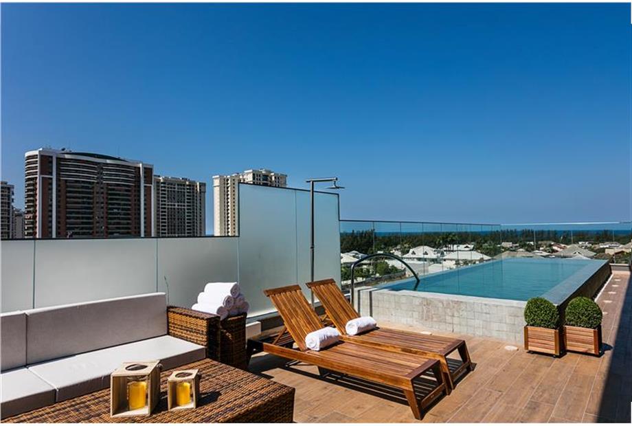 BW Americas 1 - Piscina 02.jpg