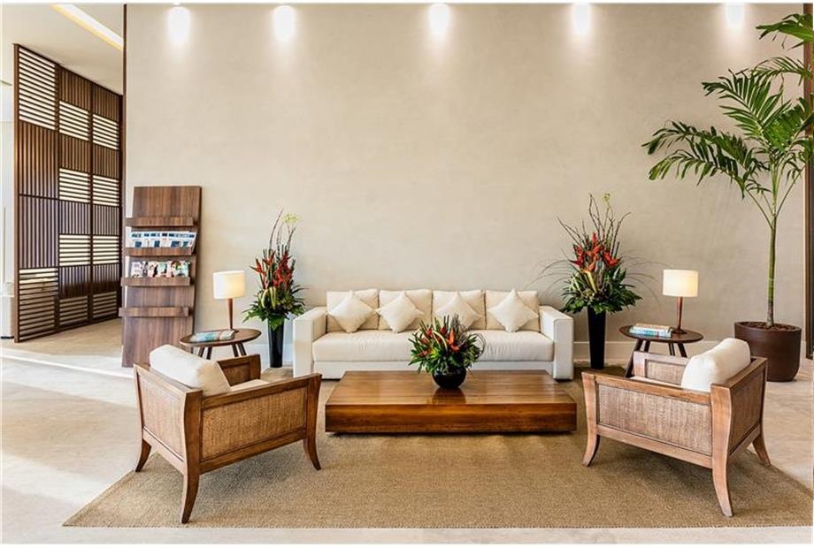 BW Americas 2 - Lobby 01.jpg