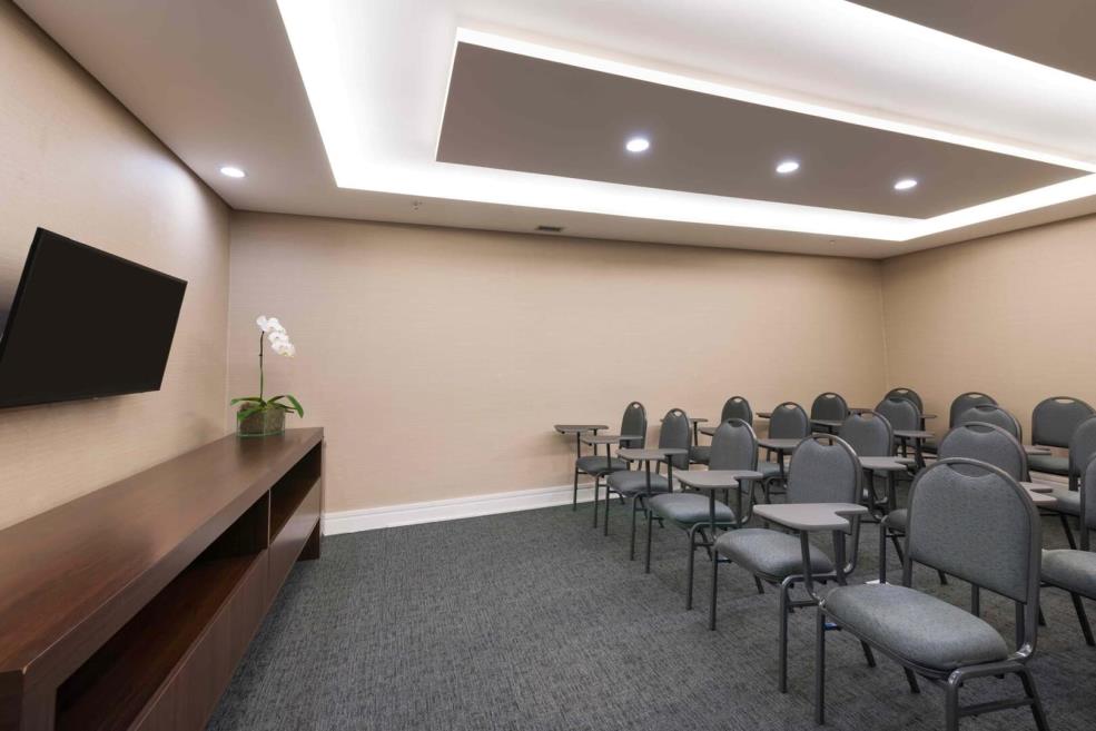 foto evento sala em auditorio_11zon.jpg