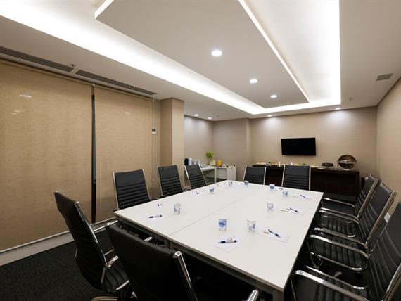 foto sala evento formato reunião 2.jpg