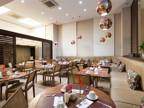 foto restaurante_11zon.jpg