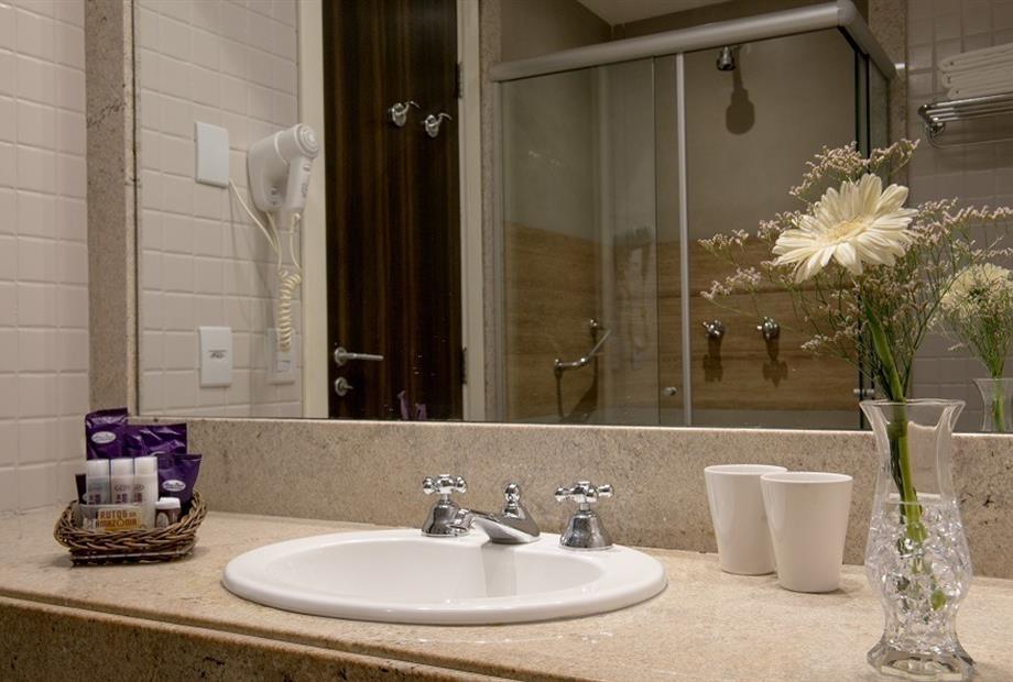 Family Room - 007.jpg