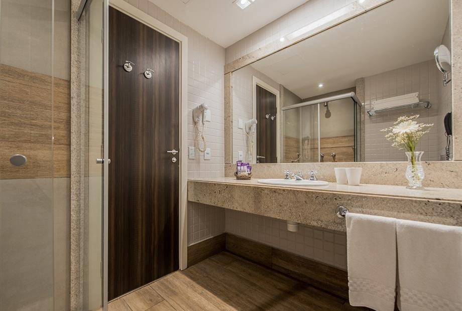 Family Room - 006.jpg