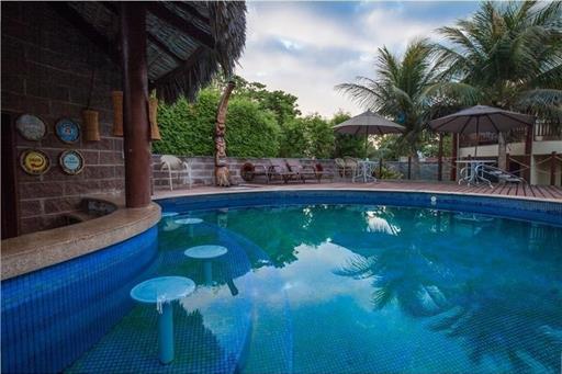 Piscina e Bar Molhado