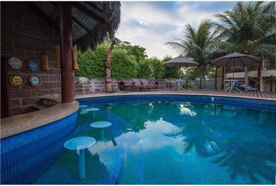 Piscina e Bar Molhado