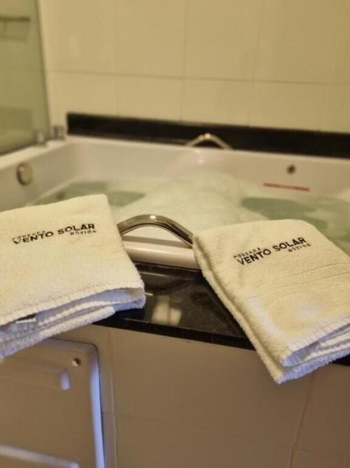 Suíte Deluxe com Banheira de Hidromassagem-1.jpg