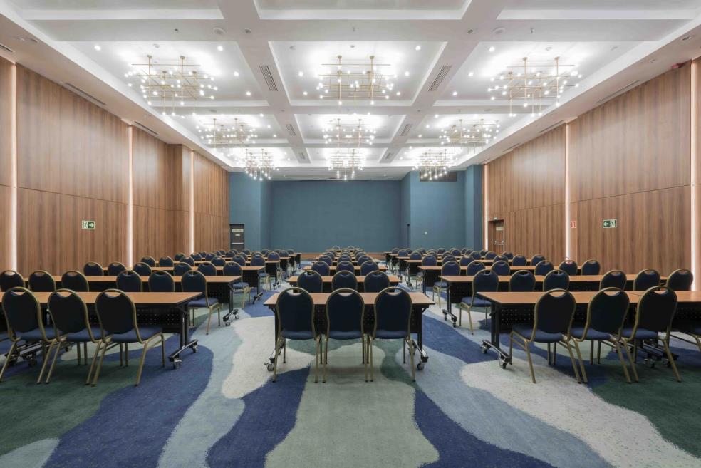 hilton-72-2.jpg