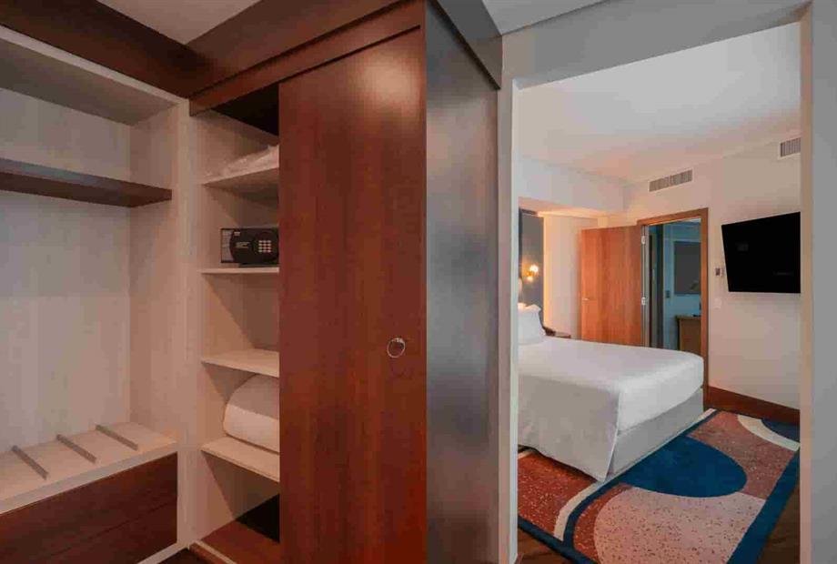 k1rru1_suite_executiva_king_pg (1).jpg