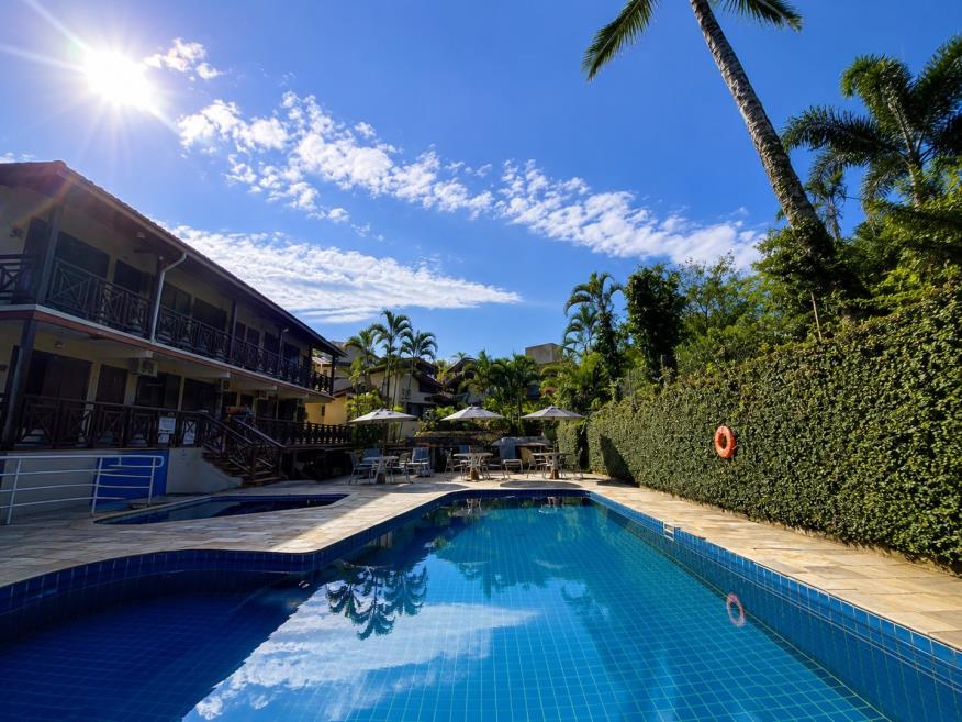 piscina_hotel_canto_do_rio_paisagem_ate1mb.jpg