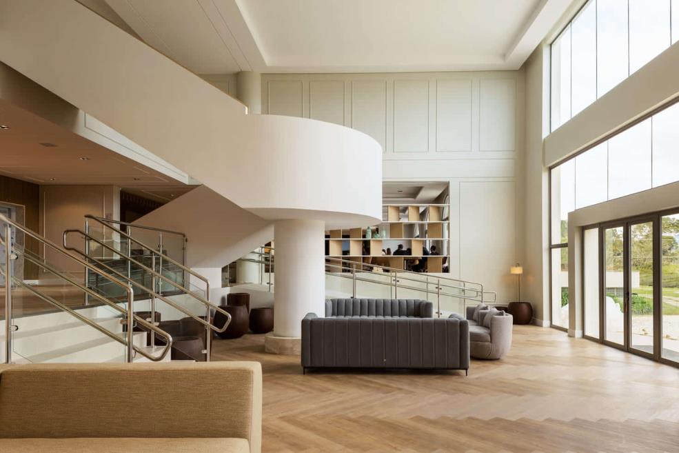 montissi - lobby (11).jpg