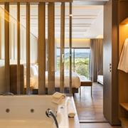 Suite Deluxe com Hidromassagem e Varanda