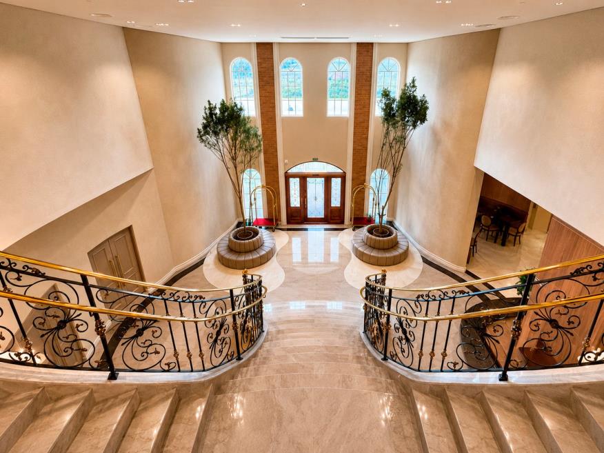 lobby 02.jpg