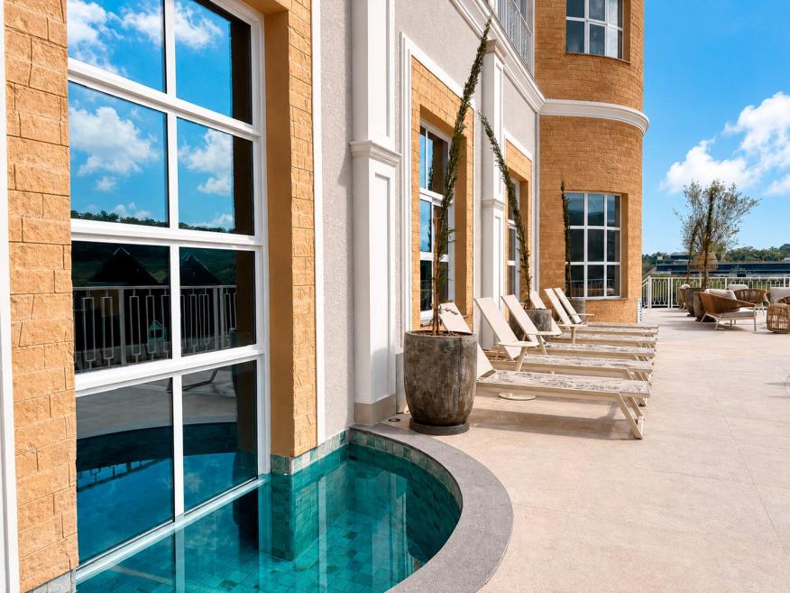 piscina externa.jpg