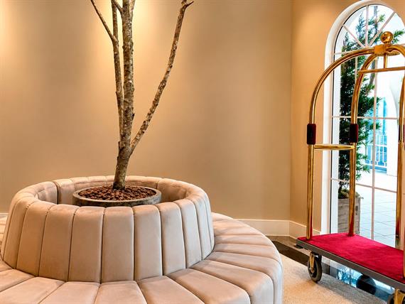 lobby 03.jpg