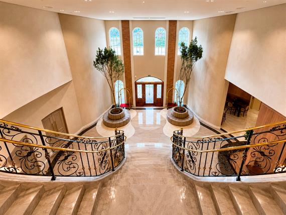 lobby 02.jpg