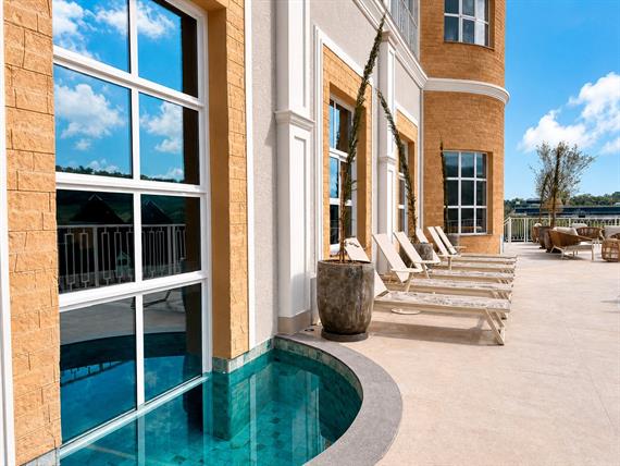 piscina externa.jpg