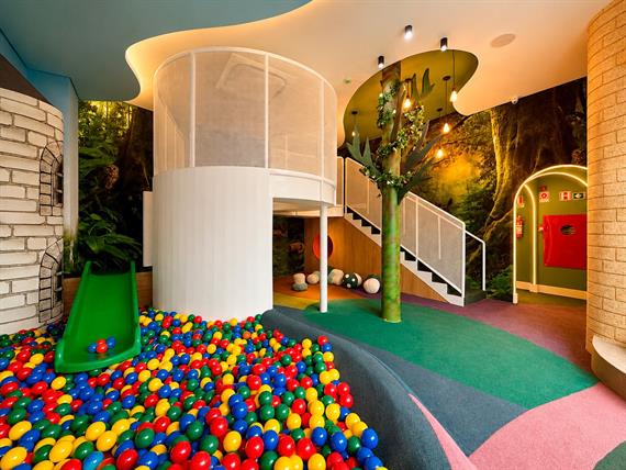 kids club 01.jpg