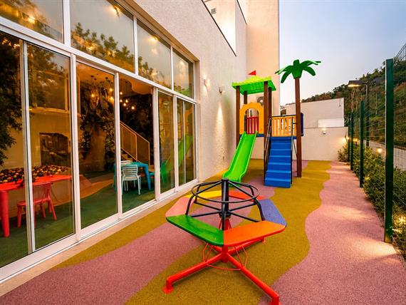 kids club 02.jpg