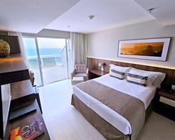 SUÍTE JUNIOR COM HIDRO - Frente Mar com Varanda - 1 cama de casal